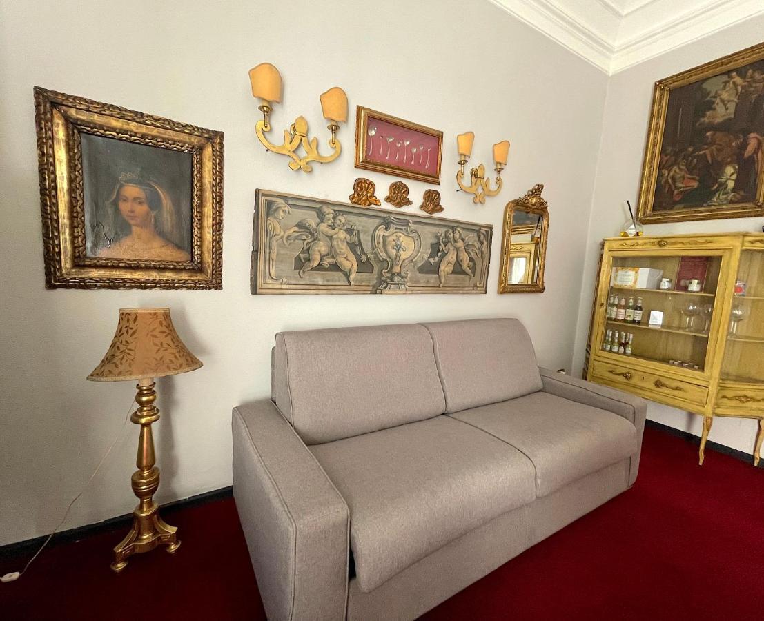 Dimora Pacini Apartment Catania Bagian luar foto