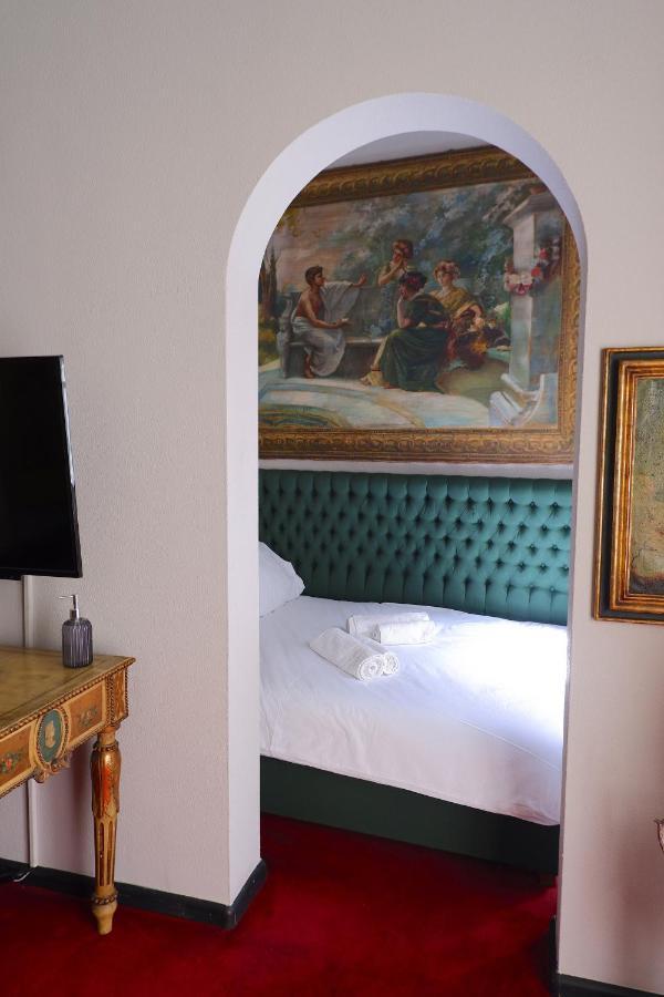Dimora Pacini Apartment Catania Bagian luar foto