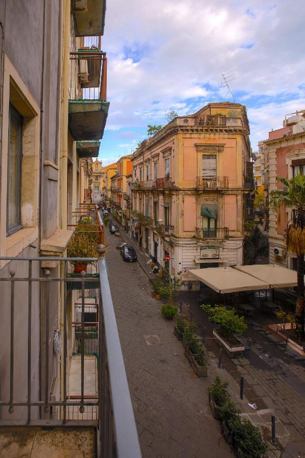 Dimora Pacini Apartment Catania Bagian luar foto